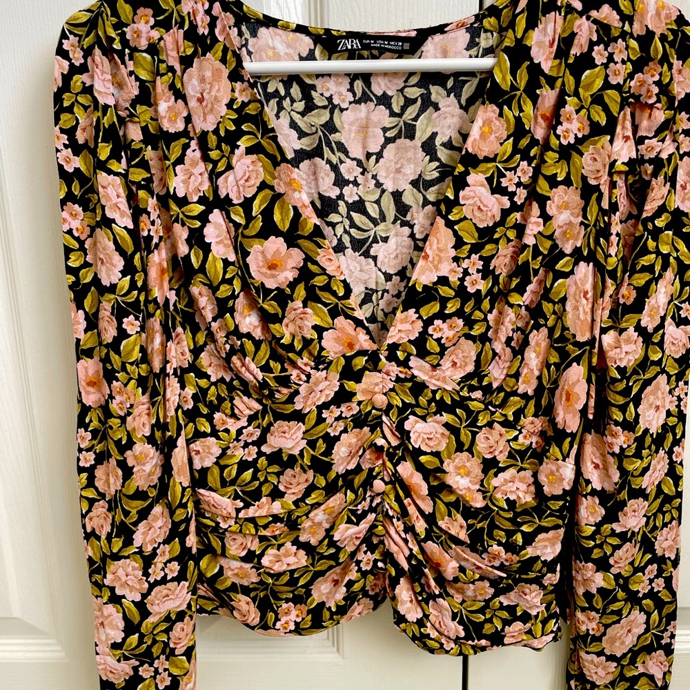 Fun floral cropped Zara blouse